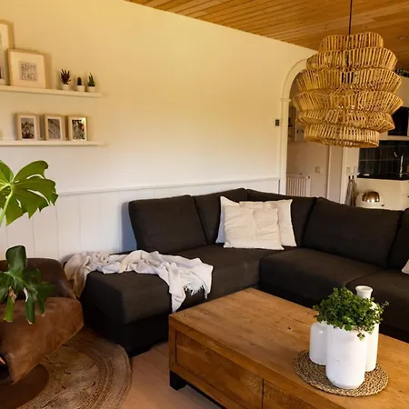 Gezellig Ruim Landelijk Huisje Aan Het Water Spijkenisse