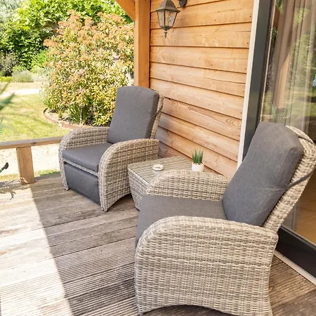 Holiday home Gezellig Ruim Landelijk Huisje Aan Het Water Spijkenisse