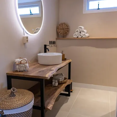 Gezellig Ruim Landelijk Huisje Aan Het Water Holiday home