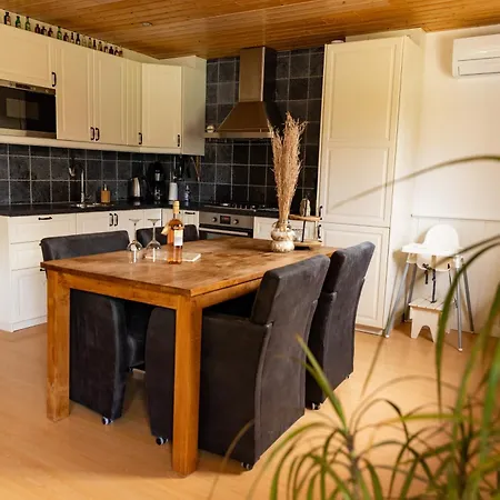 Gezellig Ruim Landelijk Huisje Aan Het Water *