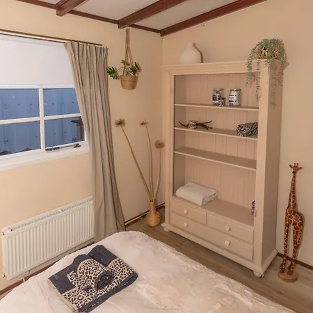 Gezellig Ruim Landelijk Aan Het Water Holiday home Spijkenisse