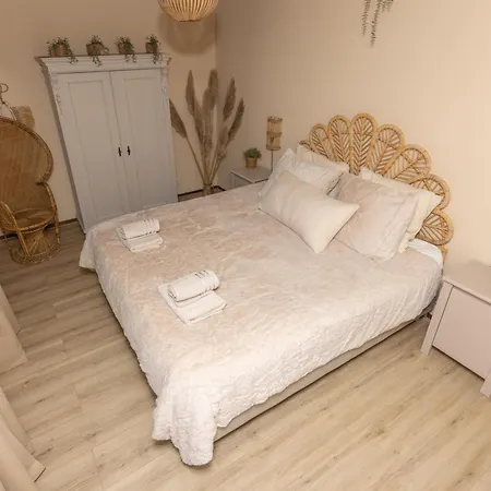 Gezellig Ruim Landelijk Aan Het Water Holiday home Spijkenisse