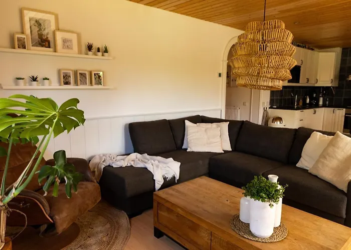 Gezellig Ruim Landelijk Aan Het Water Spijkenisse