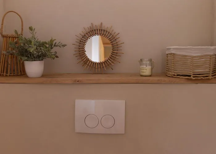 Gezellig Ruim Landelijk Aan Het Water Nyaraló *