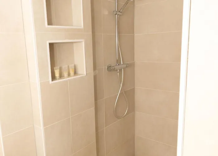 Gezellig Ruim Landelijk Aan Het Water Nyaraló