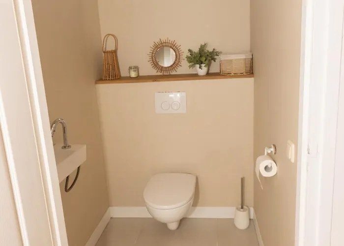 Gezellig Ruim Landelijk Aan Het Water Nyaraló *