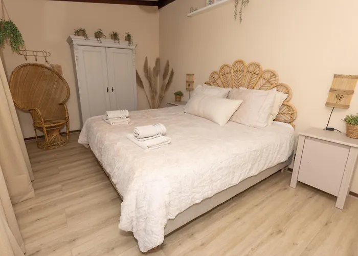 Nyaraló Gezellig Ruim Landelijk Aan Het Water Spijkenisse