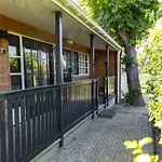 בית נופש Gezellig Ruim Landelijk Aan Het Water *